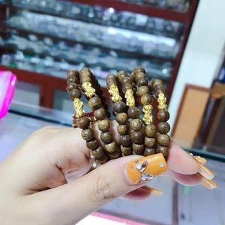 VÒNG TAY TRẦM HƯƠNG TỐC THIÊN NHIÊN PHỐI TÌ HƯU VÀNG TA 24 KARA - THẮNG GIANG