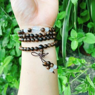 VÒNG TAY TRẦM HƯƠNG SÁNH CHÌM PHỐI TÚI TIỀN BẠCH NGỌC THIÊN NHIÊN - THẮNG GIANG
