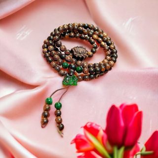 VÒNG TAY TRẦM HƯƠNG SÁNH CHÌM THIÊN NHIÊN PHỐI CHARM SEN NGỌC CẨM THẠCH SƠN THỦY THIÊN NHIÊN - THẮNG GIANG