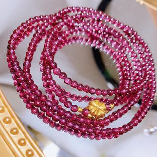 VÒNG TAY NGỌC HỒNG LỰU THIÊN NHIÊN PHỐI CHARM CỎ BỐN LÁ VÀNG TÂY 10 KARA - THẮNG GIANG