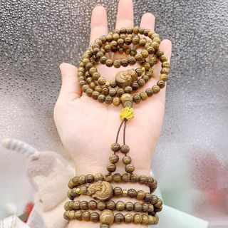 VÒNG TAY TRẦM HƯƠNG TỐC THIÊN NHIÊN PHỐI HỒ LY - CHARM SEN XI VÀNG - THẮNG GIANG