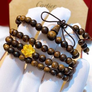 VÒNG TAY TRẦM HƯƠNG SÁNH CHÌM THIÊN NHIÊN PHỐI SEN BẠC TA XI VÀNG 24KARA - THẮNG GIANG