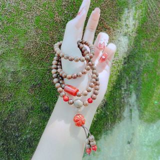 VÒNG TAY TRẦM HƯƠNG TỐC PHỐI LU THỐNG , CỎ BỐN LÁ NGỌC CẨM THẠCH HUYẾT THIÊN NHIÊN - THẮNG GIANG