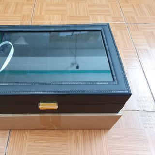 HỘP ĐỒNG HỒ 12 NGĂN BỌC DA NẮP KÍNH CÓ Ổ KHOÁ