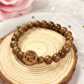 VÒNG TAY TRẦM HƯƠNG TỐC THIÊN NHIÊN GẮN CHARM CHỮ VẠN - THẮNG GIANG