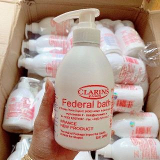 Sữa non Clarins lớn 500ml Sữa kích trắng Nhiều vitamin và khoáng chất, tăng cường dưỡng chất col lagen cho làn da căng mịn và trắng hồng.
