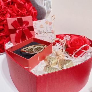 LẮC TAY CÁCH ĐIỆU BẠC TA XI VÀNG 18K CÓ THẺ HÓA ĐƠN - THẮNG GIANG