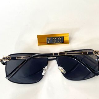 Mắt kính polaroi 760