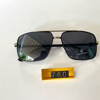 Mắt kính polaroi 760