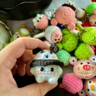 Móc khoá vịt đội mũ ếch
