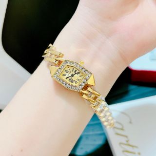 Đồng hồ lắc viền đá mẫu mới nhất