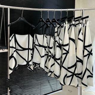 Set áo 2 dây, váy dài đi biển phối đen trắng chất lụa mềm mát freesize dưới 55kg