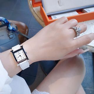 ĐỒNG HỒ NỮ CAO CẤP HEMES DÂY DA MẶT SỐ NIỀNG TRƠN BẠC 1