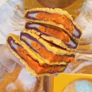 Bánh Trung Thu Khoai Môn Mochi Trứng Muối Chà bông cái 500g