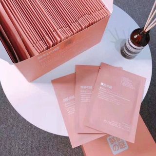 Mặt nạ nhau thai cuốn rốn Nhật Cải thiện những sắc tố trên da, giúp làn da trở nên sáng mịn và đều màu hơn Se khít lỗ chân lông