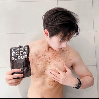 Tắm trắng body DITISKIN từ hạt cà phê giúp sáng da , đều màu , giảm thâm sạm khô da cho nam giới
