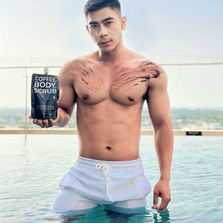 Tắm trắng body DITISKIN từ hạt cà phê giúp sáng da , đều màu , giảm thâm sạm khô da cho nam giới