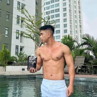 Tắm trắng body DITISKIN từ hạt cà phê giúp sáng da , đều màu , giảm thâm sạm khô da cho nam giới
