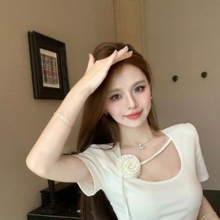 ÁO CỔ TRÒN ĐÍNH HOA CHẤT TĂM LẠNH - LÊ PHƯƠNG BOUTIQUE