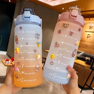 BÌNH NƯỚC 2L Nhắc Nhở Uống Nước Mỗi Ngày Dành Cho Người Lười Uống Nước - Tặng Kèm Ống Hút, Sticker Dán
