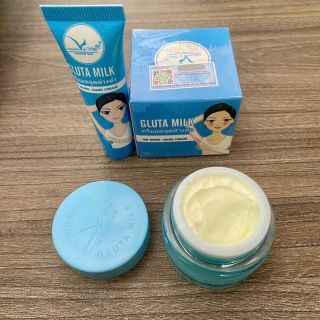Kem thâm Gluta Milk Thái Lan giúp mờ thâm nách trắng mịn se khít lỗ chân lông ngăn ngừa mùi hôi giúp cơ thể thơm tho