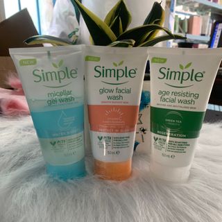 Sữa rửa mặt Simple giúp kiềm dầu và ngừa mụn hiệu quả - cho da dầu mụn 150ml [DIỆN MẠO MỚI].