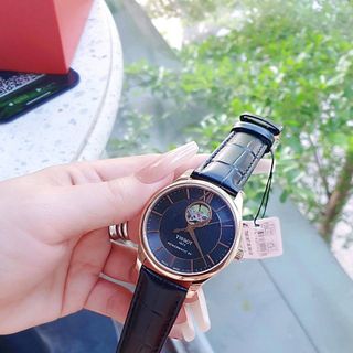 ĐỒNG HỒ NAM CƠ SIÊU CẤP TISỌT DÂY DA KÍNH SAPHIRE LỘ MÁY MẶT ĐEN VIỀN ĐỒNG
