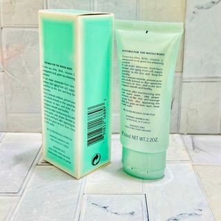Gel tẩy tế bào chết mặt trắng da trà xanh Shi seido Nhật Bản.