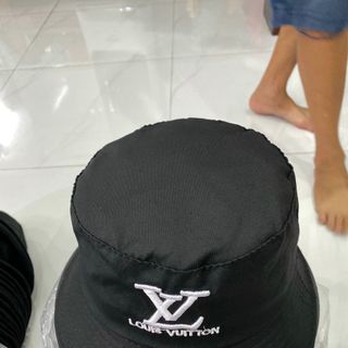 Nón bucket thêu chữ louis vuit ton NV