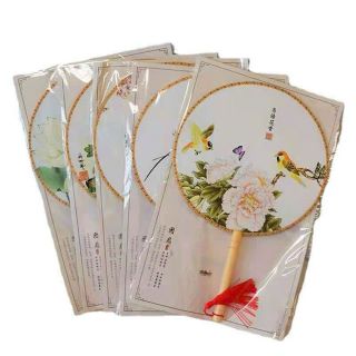 Quạt Phong Cách Cổ Điển