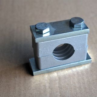 Kẹp ống thủy lực