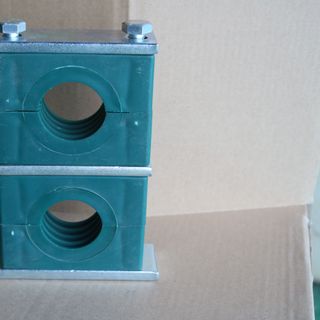 Kẹp ống thủy lực