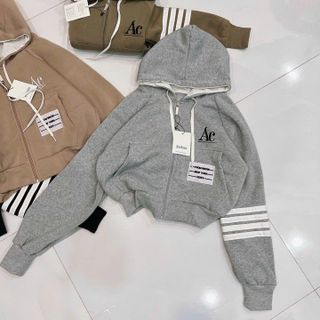 ÁO KHOÁC NỈ NỮ CROPTOP PHỐI TAY 4 SỌC THÊU CHỮ AC CÓ NÓN CHỐNG NẮNG TIỆN LỢI -HTM FASHION