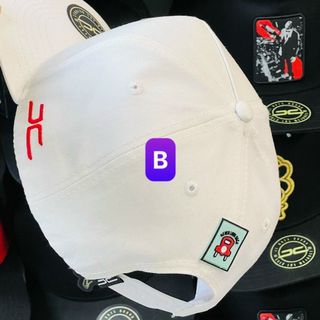 Mũ lưỡi trai bàn tay đeo vàng CQ