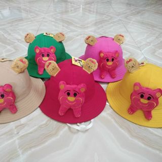 Mũ bucket trẻ em gấu dâu có tay CQ giá sỉ