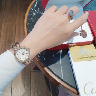 ĐỒNG HỒ NỮ THỜI TRANG GU CII MẶT TRÒN DÂY VẢY CÁ