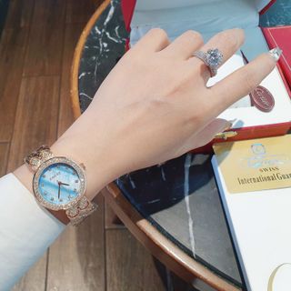 ĐỒNG HỒ NỮ THỜI TRANG GU CII MẶT TRÒN DÂY VẢY CÁ