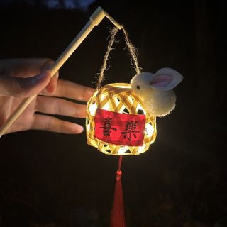 Đèn Lồng Con Thỏ Giỏ Tre Đan Thủ công Kèm Đèn Led Chơi Trung Thu