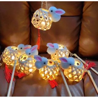 Đèn Lồng Con Thỏ Giỏ Tre Đan Thủ công Kèm Đèn Led Chơi Trung Thu