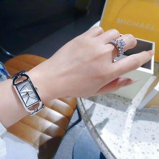 ĐỒNG HỒ NỮ CAO CẤP M KORS 7406 7407 DÂY LẮC LOGO HÃNG 2