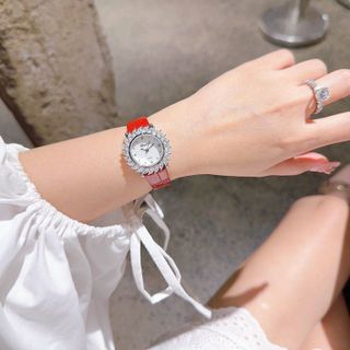 ĐỒNG HỒ NỮ TRUNG CẤP DA CHOPA HOA VIỀN ĐÁ 9