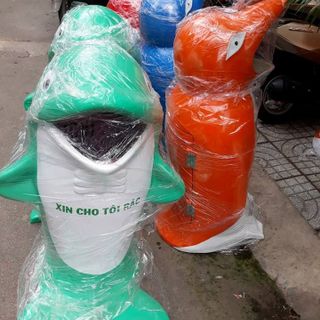 Thùng rác thú hình con cá heo