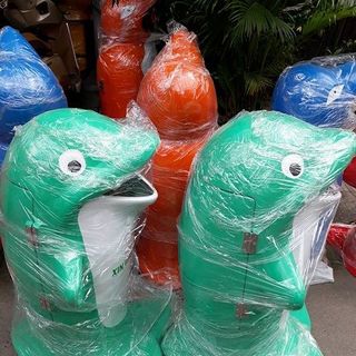 Thùng rác thú hình con cá heo
