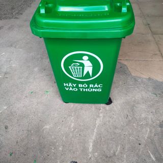 Thùng rác nhựa 60 lít nắp kín 4 bánh xe