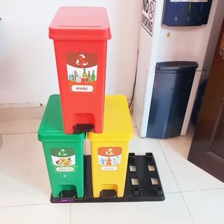 Thùng rác phân loại 3 ngăn 60 lít.