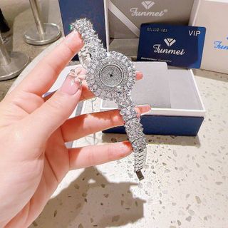 ĐỒNG HỒ NỮ CHÍNH HÃNG FUNMEI MẶT HOA BẠC FULL ĐÁ PHA LÊ ĐI KÈM TEM KÍCH HOẠT ĐIỆN TỬ BẢO HÀNH CHÍNH HÃNG