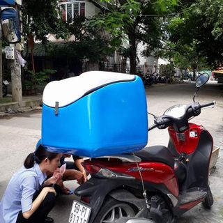 Thùng giao hàng, thùng chở  hàng sau xe gắng máy
