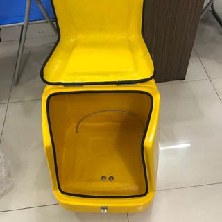 Thùng chở chất thải y tế sau xe gắng máy