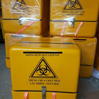 Thùng chở chất thải y tế sau xe gắng máy