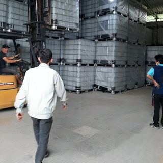 Cần thanh lý gấp bồn nhựa ibc 1000 lít đựng hóa chất công nghiệp